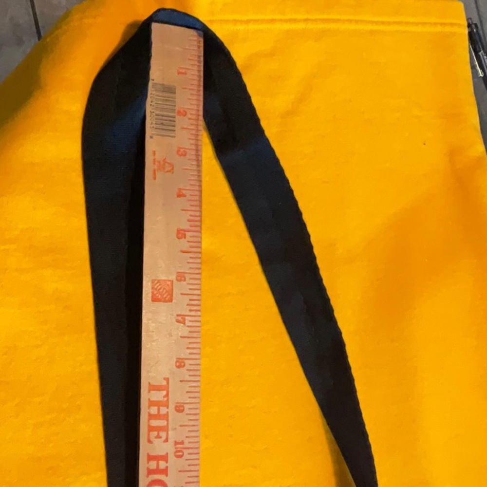 Stone Mountain Genuine Leather Black Sling Crossbody Bag, NWT - Picture 8 of 16